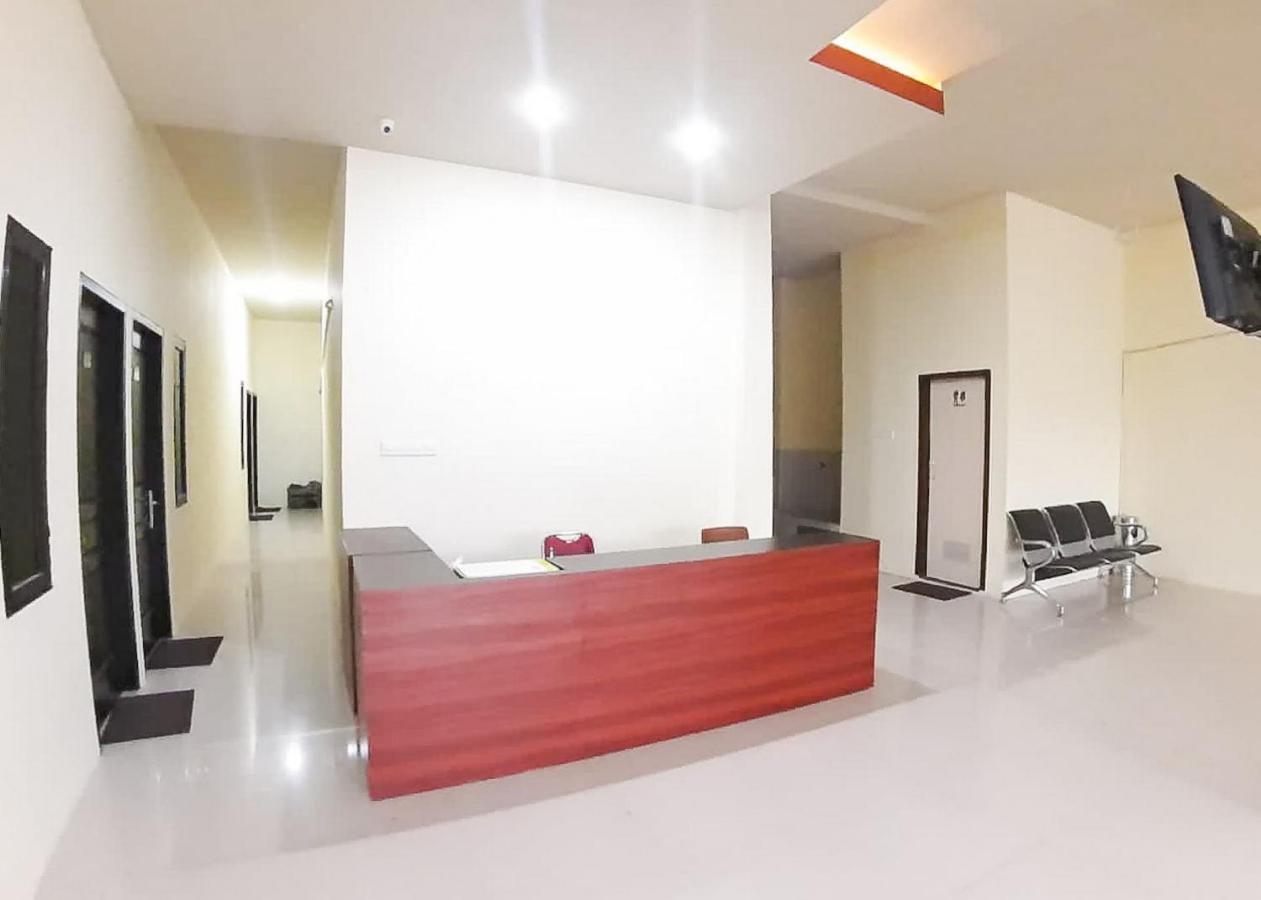 Reddoorz Syariah Near Transmart Jambi 2 Hotel Palmerah Kültér fotó