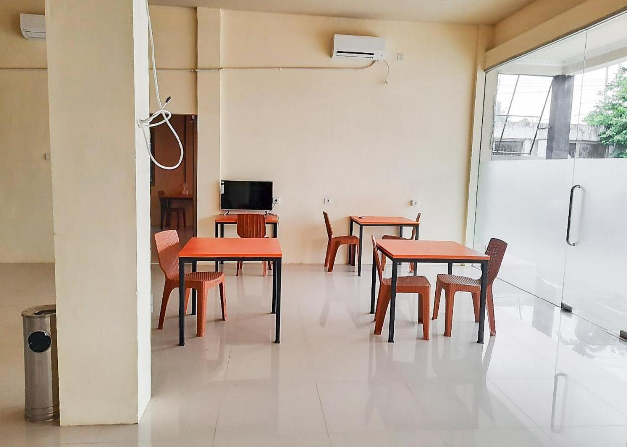 Reddoorz Syariah Near Transmart Jambi 2 Hotel Palmerah Kültér fotó